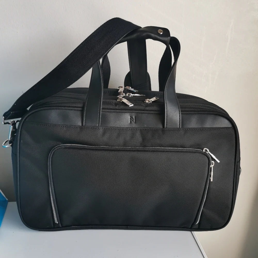 Black Men's Travel Duffel Bag with Shoulder Strap